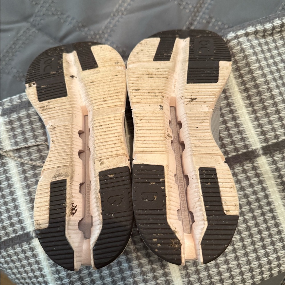 On Running Cream and Pink Sneakers - Picture 4 of 4